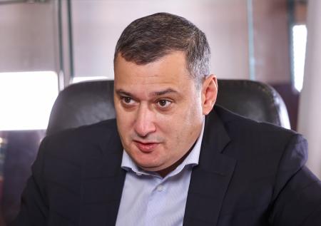Хинштейн предложил подрядчику продать почку из-за одного инцидента