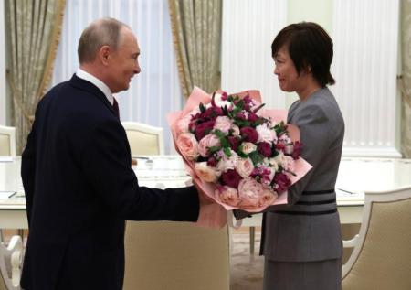 Путин предоставил свой «Аурус» вдове японского премьера