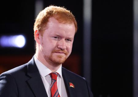 Парфенов отказался обсуждать видео с «эскортницей»